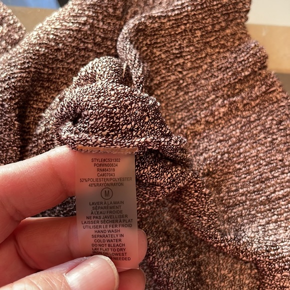 Cyrus, M light poly/rayon sheer summer sweater,long sleeves, great layer - Picture 3 of 10